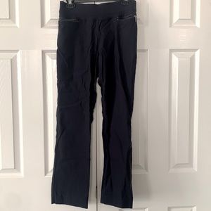 Violet and Roses navy bootcut pants in size 6/28